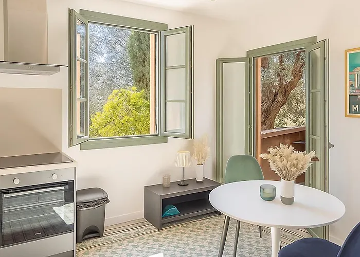 Дом отдыха Charming Босолей